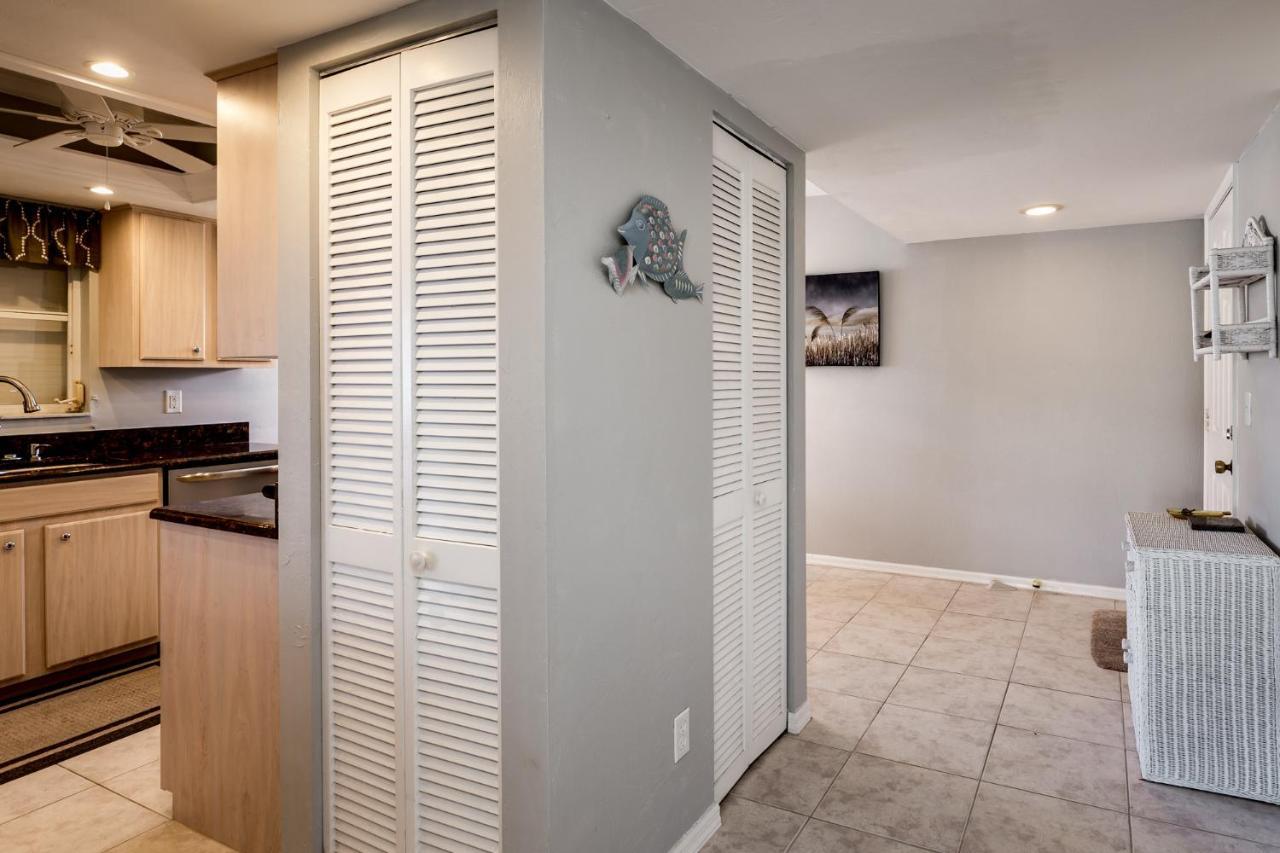 Royal Pelican 381 Fort Myers Beach Exterior photo